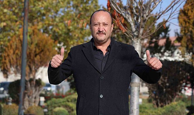 Sivas'ta karlı havada 13 derecelik suya girdi