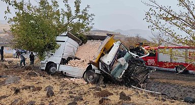 Siverek-Adıyaman kara yolunda feci kaza: 1 ölü, 1 ağır yaralı