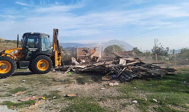 Söke Belediyesi'nden kaçak keçi ağıllarına müdahale