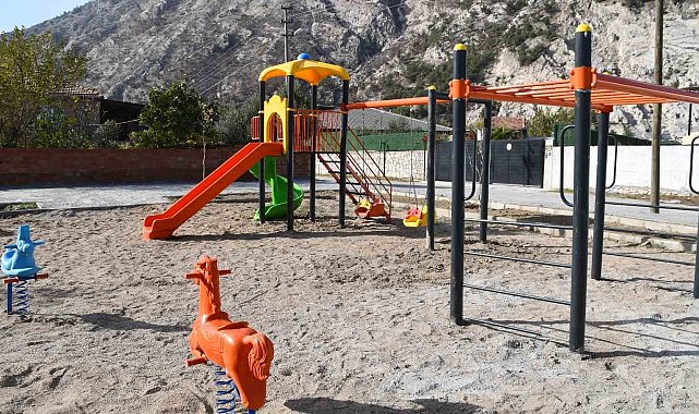 Söke Belediyesi'nden Sazlı Mahallesi'ne yeni Çocuk Oyun ve Dinlenme Alanı