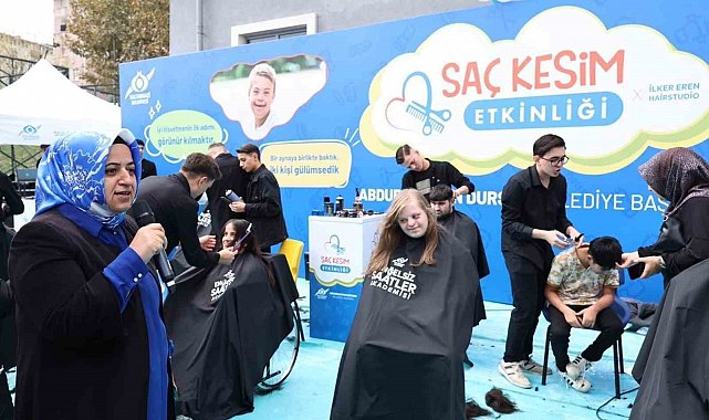 Sosyal medya fenomeni kardeşler engelli bireylerle Saç Kesim Etkinliği düzenledi