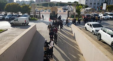 Sosyal medyadan sahte kadın profiliyle kandırdıkları erkeklere eğlence mekanında 10 kat hesap ödetmişler