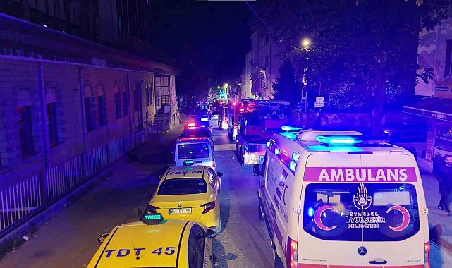 Sultanbeyli'de ahşap ev küle döndü