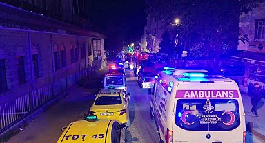 Sultanbeyli'de ahşap ev küle döndü