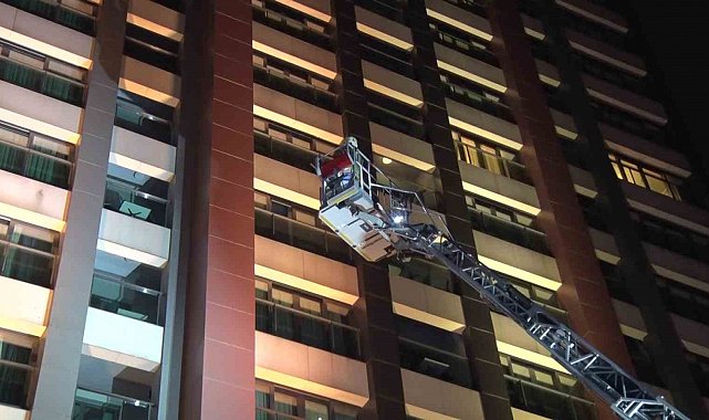 Sultangazi'de otelde yangın paniği: 4 kişi hastaneye kaldırıldı