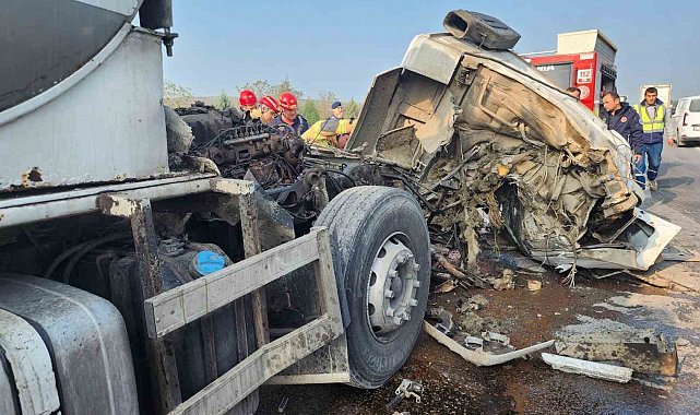 Süt tankeri tıra çarptı: 1 yaralı