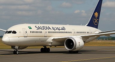 Suudi Arabistan uçağına yapılan bomba ihbarı paniğe neden oldu