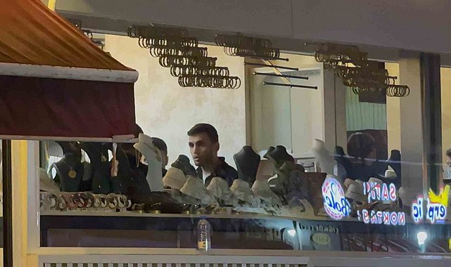 Tahliye edilen binada kuyumcu alarmı: Ziynet eşyalarını dakikalar içinde topladı
