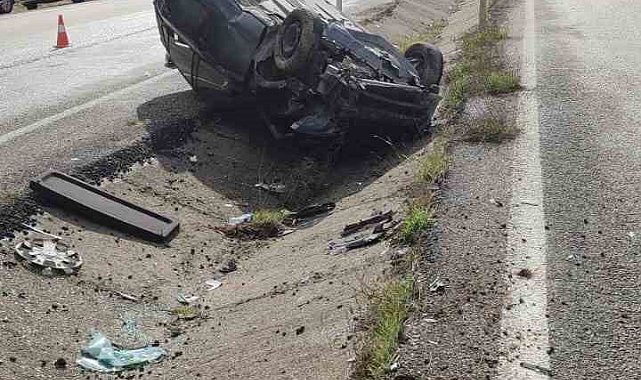 Takla atan otomobilden 2 kişi yaralı kurtuldu