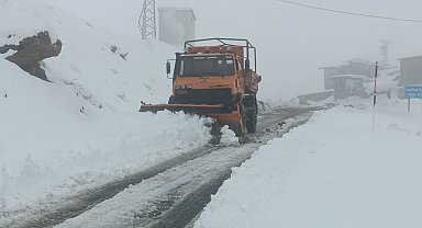 Tanin geçidinde yol açma çalışmaları başladı