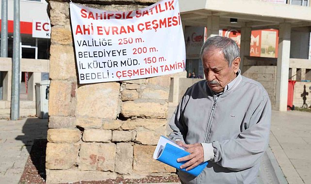 Tarihi çeşme için vatandaştan tek kişilik eylem