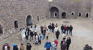 Tarihi mekanda öğrencilere ders
