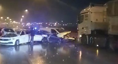 Tarsus-Adana-Gaziantep Otoyolu'nda 12 aracın karıştığı zincirleme kaza: 13 yaralı