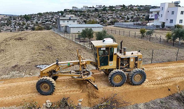 Tarsus'ta iki mahallede yol çalışmaları tamamlandı
