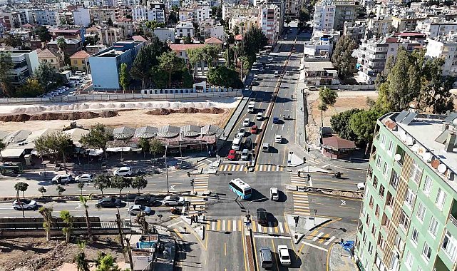 Tarsus'ta kavşak düzenlemesi ile trafik nefes aldı