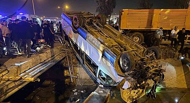 Tarsus'ta yolcu minibüsü ile otomobil çarpıştı: 10 yaralı