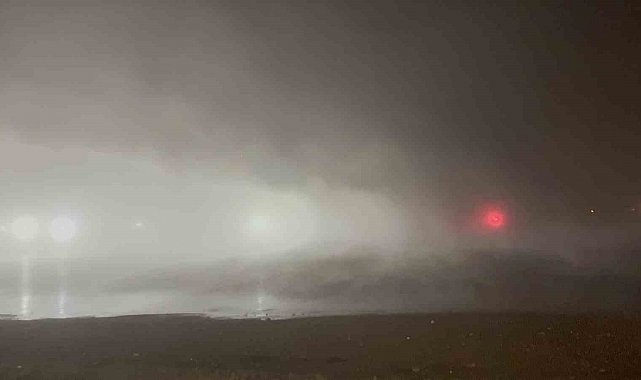 Tatvan'da yoğun sis sürücülere zor anlar yaşattı