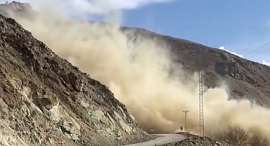 Tehlike oluşturan kayalar dinamit patlatılarak temizlendi