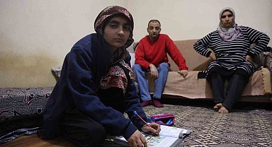 Tek odalı evde hayat mücadelesi veren Meryem'in tek hayali mavi boyalı bir oda