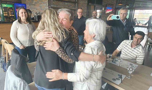 Tekirdağ'da 33 yıl sonra ilkokul öğretmenleriyle buluştular: Duygu dolu anlar yaşandı