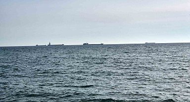Tekirdağ'da lodos fırtınası balıkçıları limana döndürdü