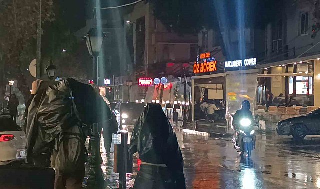 Tekirdağ'da sağanak yağış etkili oldu