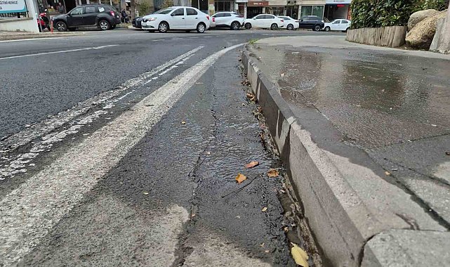 Tekirdağ'da su patlağı milli serveti caddeye akıttı: Tonlarca içme suyu heba oldu