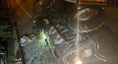 Tır ile traktörün çarpıştığı kazada karı koca hayatını kaybetti