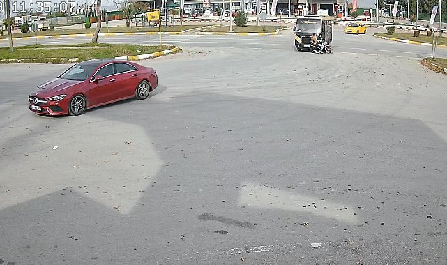 Tokat'ta minibüs motosiklete çarptı: 2 yaralı