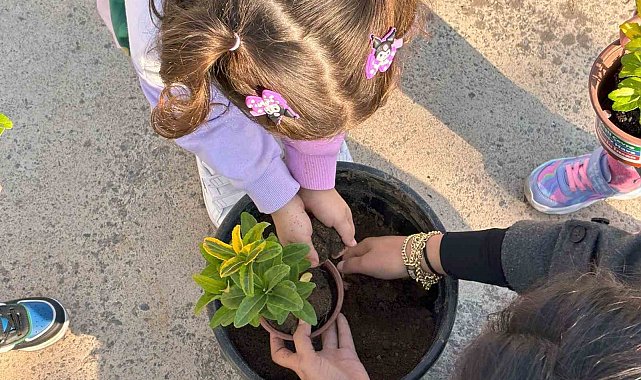 Toprağa dokunan minik eller Sakarya'da umudu ekti