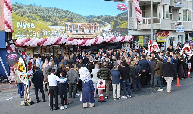 Tuğba Kuruyemiş'in 127. şubesi kadınların eliyle açıldı