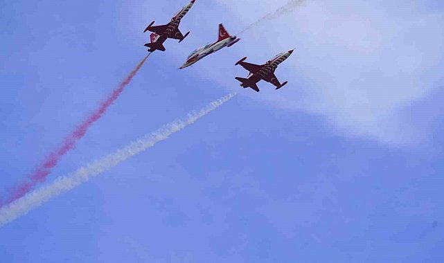 Türk Yıldızlarından Çorlu'da muhteşem gösteri