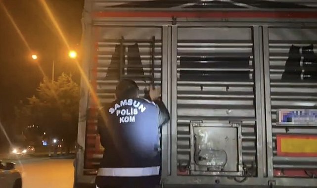 Tütün operasyonunda tırdan 215 kilo kaçak tütün çıktı