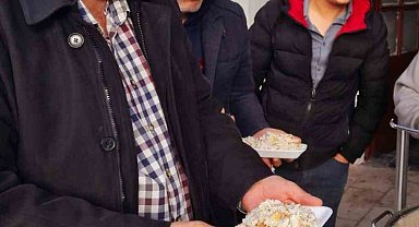 Unutulmaya yüz tutmuş 'Tarihi Odunpazarı Pilavı' vatandaşlara ikram edildi