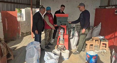 Üreticinin yüzü güldü: Ücretsiz pirinç soyma hizmeti