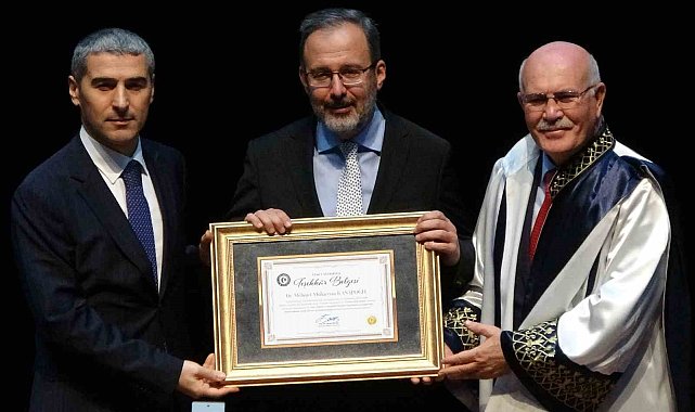 Uşak Üniversitesinde 2025-2026 akademik yılı törenle başladı