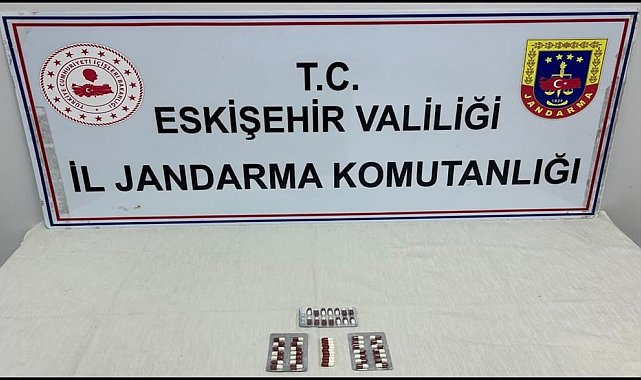 Uyuşturucu bulunduran 2 şahıs jandarma kontrolüne takıldı