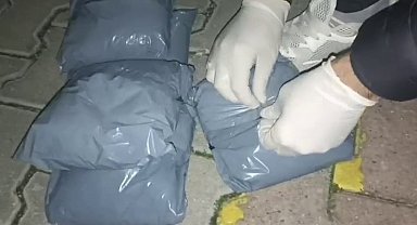 Uyuşturucu sevkiyatında yakalanan emekli polis tutuklandı