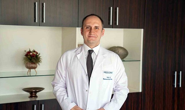 Uzmanından uyarı: "Çatlak da bir kırıktır. İster ince bir 'saç teli' çatlağı olsun, ister kemiğin tamamen ayrıldığı bir kırık olsun, her ikisi de 'kırık' olarak tanımlanır"