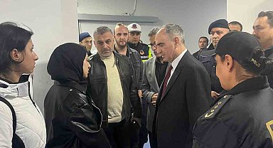 Vali Özkan yaralı polis memuru Hatice Ünal'ı hastanede ziyaret etti