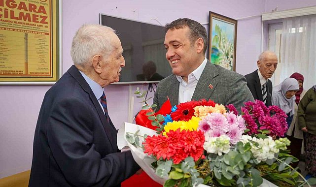 Vali Sözer'den emekli öğretmenlere anlamlı buluşma
