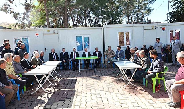 Vali Varol, Örenli Mahallesi'nde vatandaşlarla buluştu