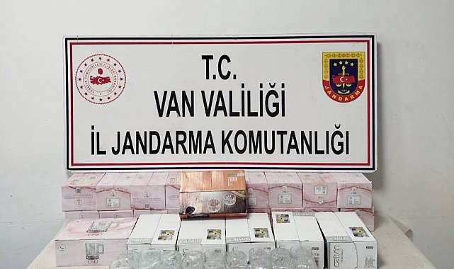 Van'da çok sayıda kaçak eşya ve gıda ele geçirildi