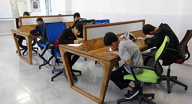 Van'da öğrenciler ara tatilde hem öğrendi hem yarıştı