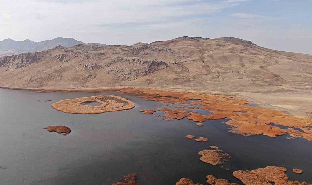 Van'ın 2 bin 800 yıllık mühendislik harikası kuruyor: Keşiş Gölü'nde su seviyesi endişe veriyor