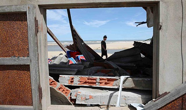 Vietnam'ı vuran Kalmaegi Tayfunu'nda 5 kişi hayatını kaybetti