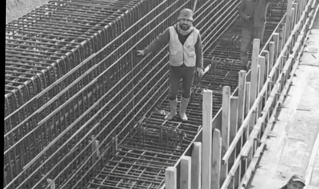 Viyadük inşaatının çökmesi sonucu hayatını kaybedenler olayın hemen öncesinde birlikte poz vermiş