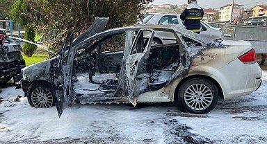 Yakıt aldıktan sonra otomobil alev aldı: 2 araç kullanılamaz hale geldi