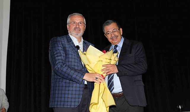 Yazar Hayati İnanç, Bafralılar ile 'Aile' konulu konferansta buluştu