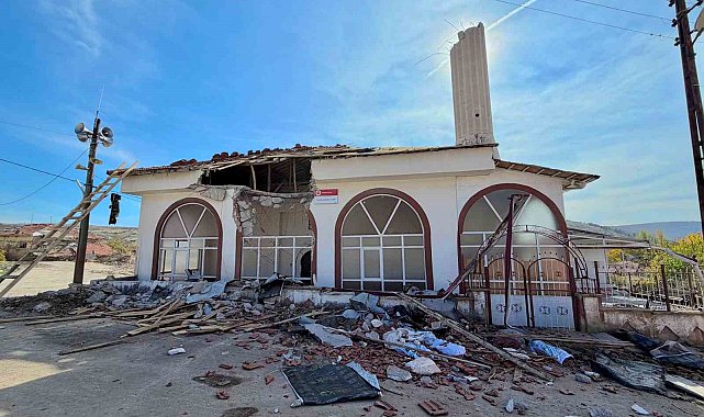 Yıkılan caminin tadilatına Sincan Belediyesi'nden anlamlı destek